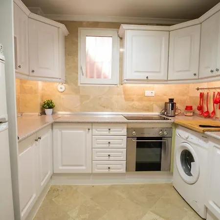 Aixa Serrallo Aparts Apartment