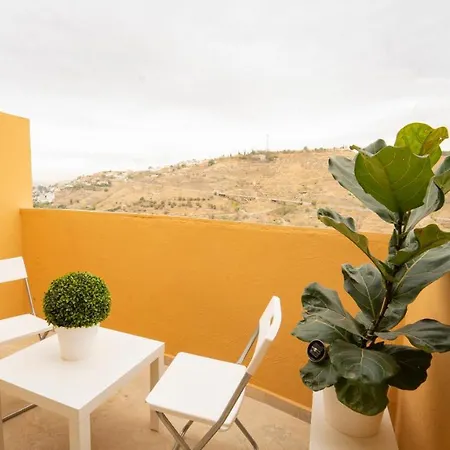 Aixa Serrallo Aparts Granada