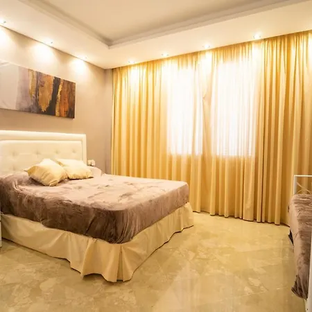 Aixa Serrallo Aparts Apartment Granada